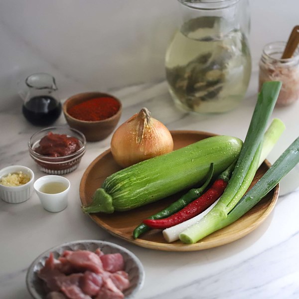 Học người Hàn nấu món canh thịt, ăn vào tiết trời mùa đông là ngon số 1!-1