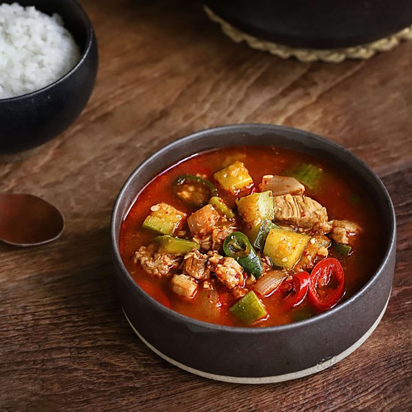 Học người Hàn nấu món canh thịt, ăn vào tiết trời mùa đông là ngon số 1!-6