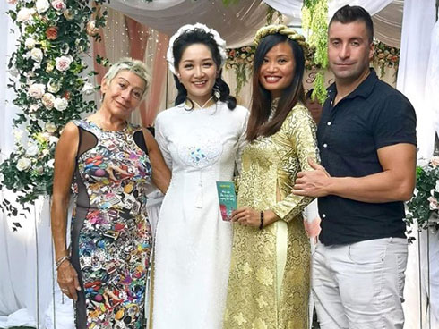 Chuẩn bị lên xe hoa, MC đình đám VTV tiết lộ liên tục bị fan cuồng tán tỉnh, bất ngờ hơn cả là nội dung tin nhắn-10