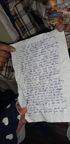 Mẹ ôm con nhỏ nhảy cầu sau khi ăn cháo, để lại lời xin lỗi: Mẹ là người khốn nạn-2