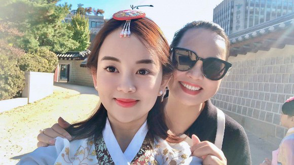 Ly Kute khoe ảnh cùng gia đình du lịch Hàn Quốc, nhưng ngoại hình bố mẹ cô mới là điều khiến dân mạng bất ngờ-3