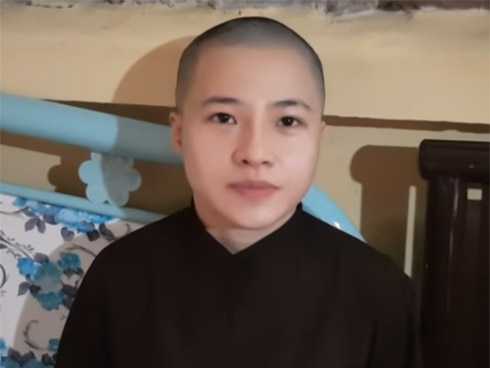 Xôn xao hình ảnh các sư thầy Tịnh Thất Bồng Lai đi resort tránh nắng, khoe body 6 múi ở hồ bơi sau ồn ào bị điều tra-6