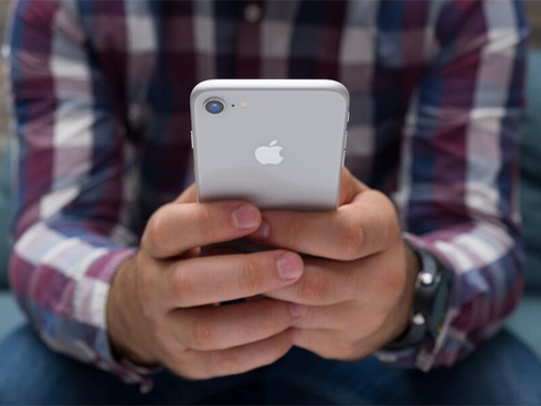 Apple tận diệt, giá iPhone lock giảm chưa từng có-3