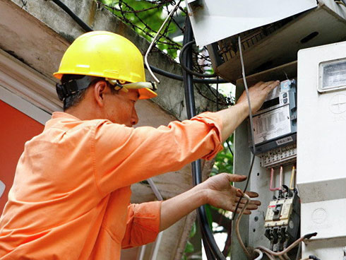 Năm bậc giá điện sinh hoạt mới, 4 triệu gia đình chịu tiền điện cao hơn-4