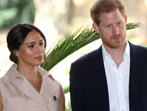 Meghan Markle bị cáo buộc lợi dụng chồng để đối phó với sự soi mói của truyền thông và chống lại Hoàng gia Anh-2