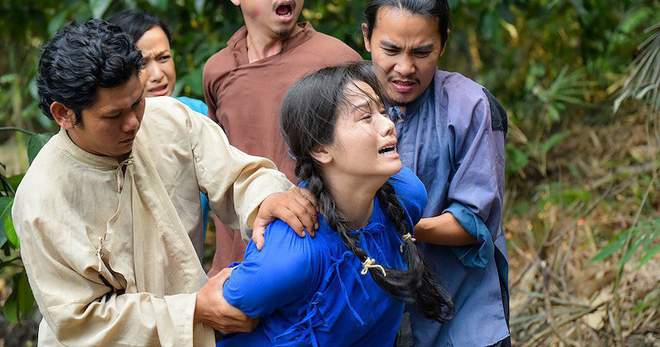 5 phân cảnh gây sốc của Tiếng Sét Trong Mưa: Không gì chấn động bằng màn cưỡng bức cô chủ - chàng hầu-5