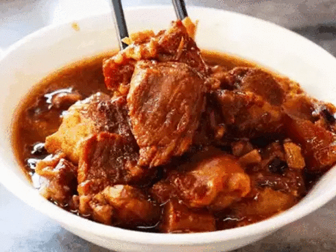 Không cần tốn tiền mua nồi áp suất, chỉ cần thêm thứ này vào, thịt bò hầm mềm ngon, sạch bách cơm chiều