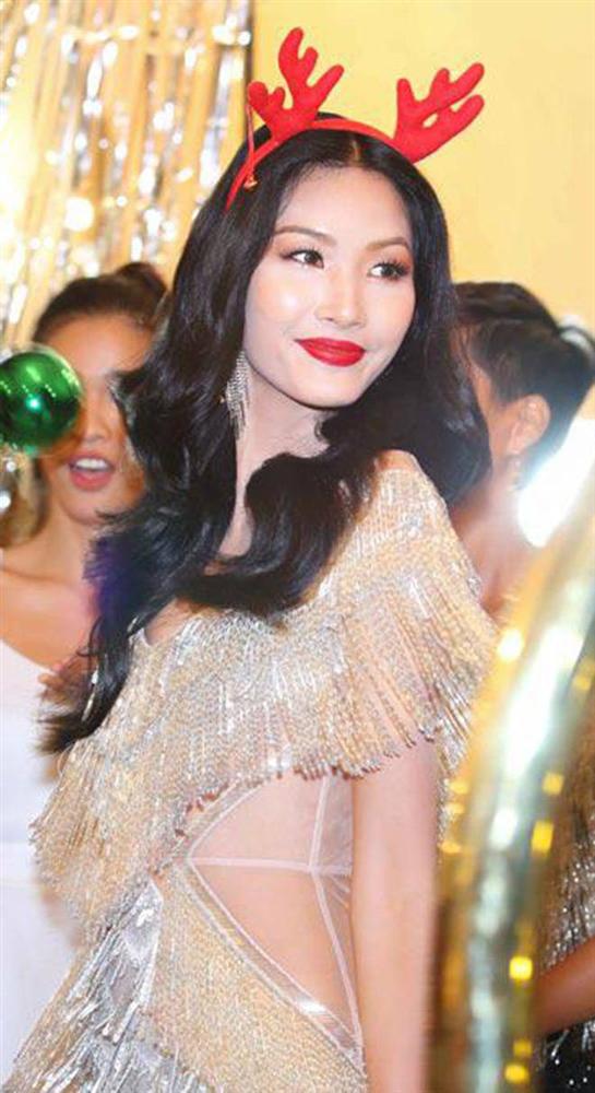 Đâu chỉ riêng Phạm Băng Băng, sao Việt cũng hóa tượng sáp vì trát phấn dày như vôi-5