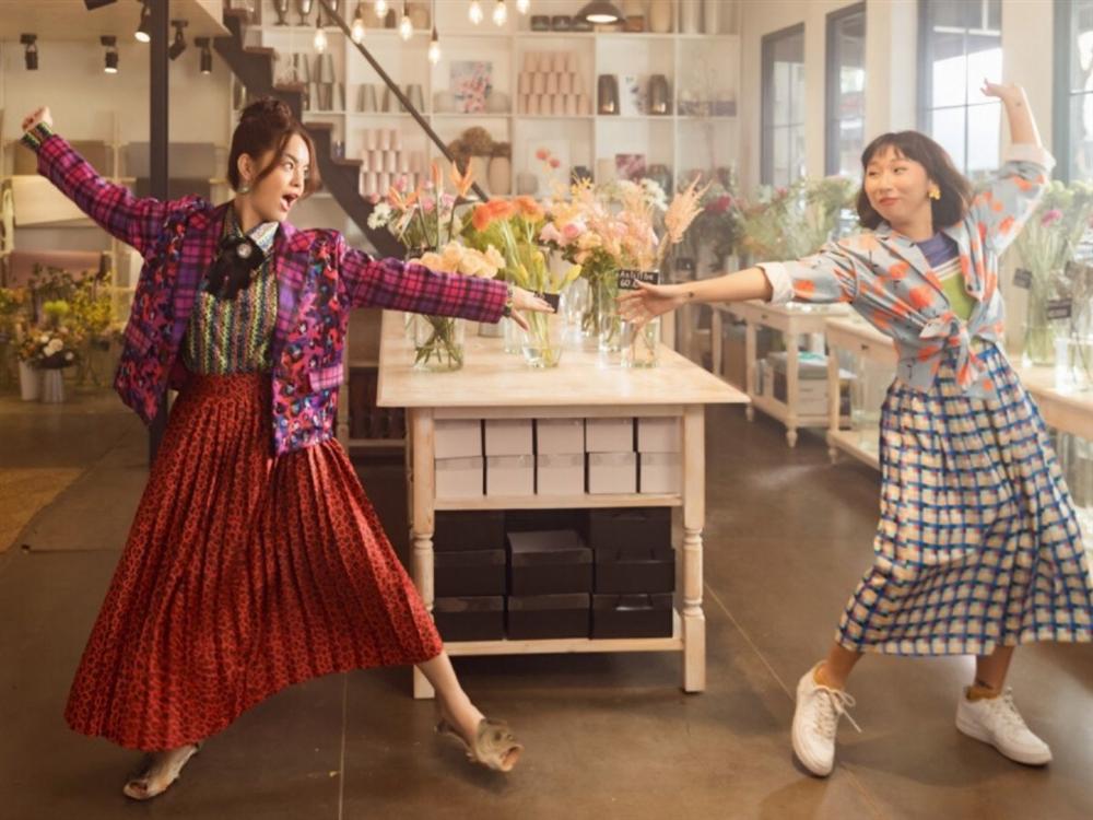 Phạm Quỳnh Anh hóa gái ế, tán tỉnh trai trẻ trong MV mới-2