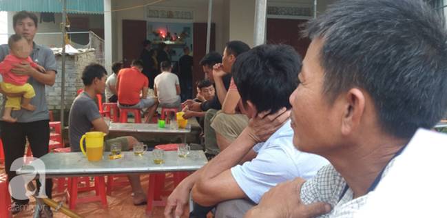 Cảnh sát Anh gọi điện xác nhận 2 người bạn thân đi chung cùng là nạn nhân trong xe container, những người vợ trẻ cạn nước mắt ngóng ngày đón thi thể chồng về-9