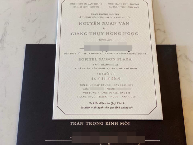 Chính thức lộ thiệp cưới cùng thông tin hôn lễ của Giang Hồng Ngọc: Trùng ngày cưới với Bảo Thy, không phục vụ trẻ em tại buổi tiệc-1