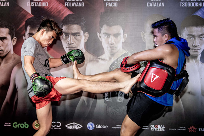 Võ sỹ điển trai gây sốt ONE Championship: Gã béo ục ịch hóa nhà vô địch 57kg-4