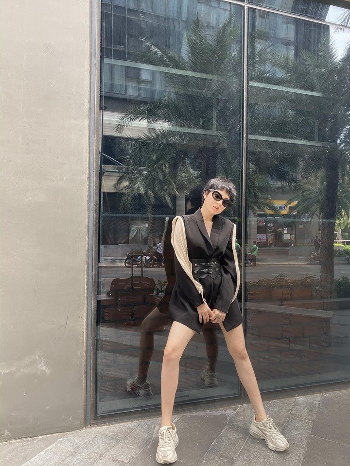 Mặt rất xinh, body siêu chuẩn nhưng Bảo Anh có một khuyết điểm miệt mài che giấu bằng photoshop-3