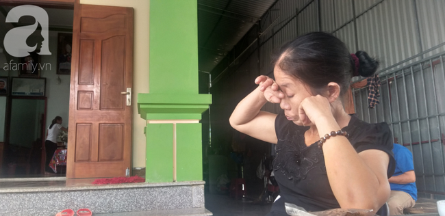 Bố vừa mất vì ung thư, cô gái trẻ 19 tuổi tìm đường sang Châu Âu cho nhà bớt khổ, chưa đến ngày giỗ bố lần 2, gia đình lại chuẩn bị đón thi hài con gái nhỏ trở về-3