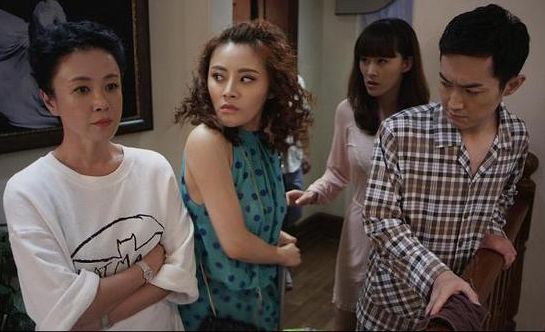 Chồng sống chết đòi bỏ vợ, mẹ chồng gằn giọng quát: Nhà này chỉ có duy nhất một con dâu, dẫn đứa nào về tôi chặt chân-1