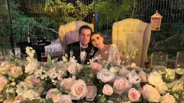 Hé lộ thêm thông tin mới gây sốc đằng sau đám cưới giữa cựu thị trưởng Mexico và con dâu đang gây xôn xao dư luận-1