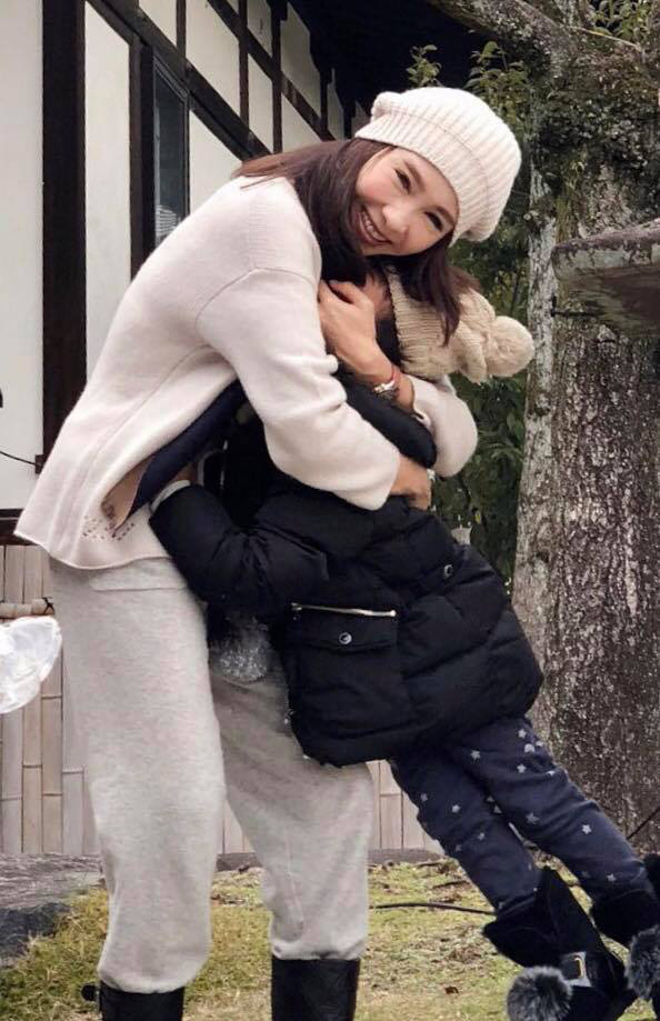 Triệu Mẫn Lê Tư sau 10 năm giải nghệ lấy đại gia tàn tật: Sống viên mãn, giàu có ở tuổi U50-13