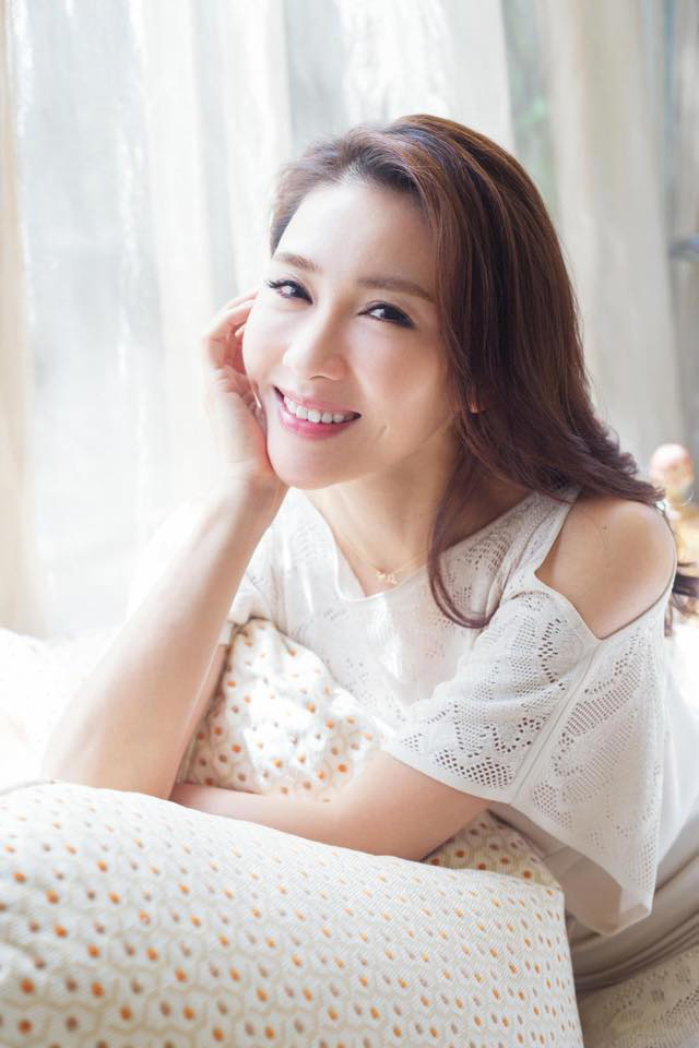 Triệu Mẫn Lê Tư sau 10 năm giải nghệ lấy đại gia tàn tật: Sống viên mãn, giàu có ở tuổi U50-17