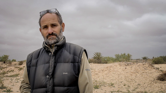 Chuyện về người đàn ông dành cả đời để chôn cất người di cư tử nạn khi chưa kịp đến miền đất hứa: Tôi là gia đình của họ”-1