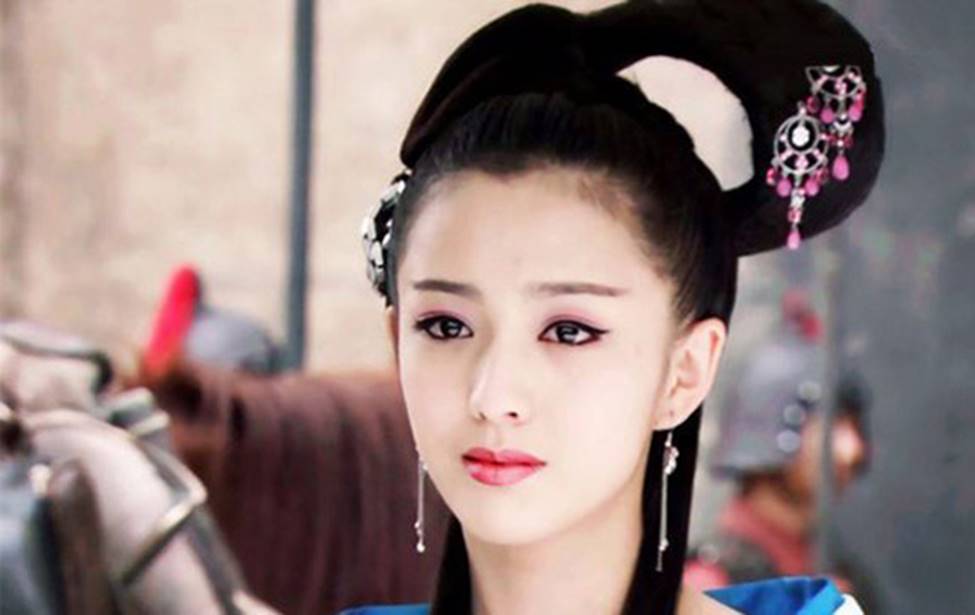Địch Lệ Nhiệt Ba mất khỏi Tứ đại mỹ nhân Tân Cương, cô gái soán ngôi gây bất ngờ-16
