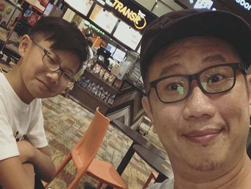 Ngại nói với con về tiền bạc khi còn nhỏ, cha mẹ đã mắc sai lầm lớn khiến trẻ dễ dính thảm họa tài chính ngay khi vào đời: Vấn đề tưởng nhỏ nhưng ảnh hưởng tới cả tương lai-3