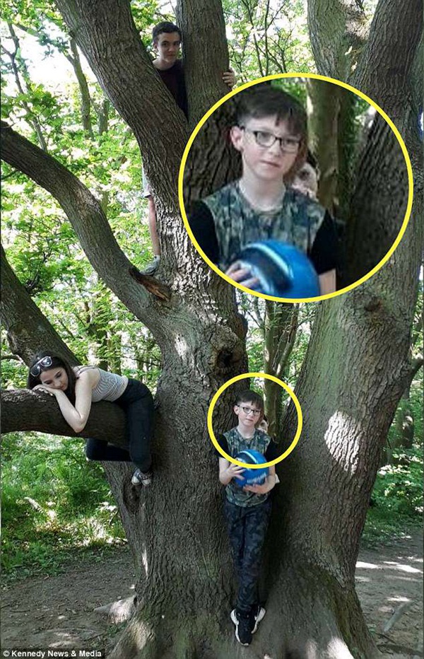 Xem lại ảnh dã ngoại của gia đình, người mẹ hoảng hồn phát hiện bóng dáng xa lạ đứng phía sau lưng con trai-1