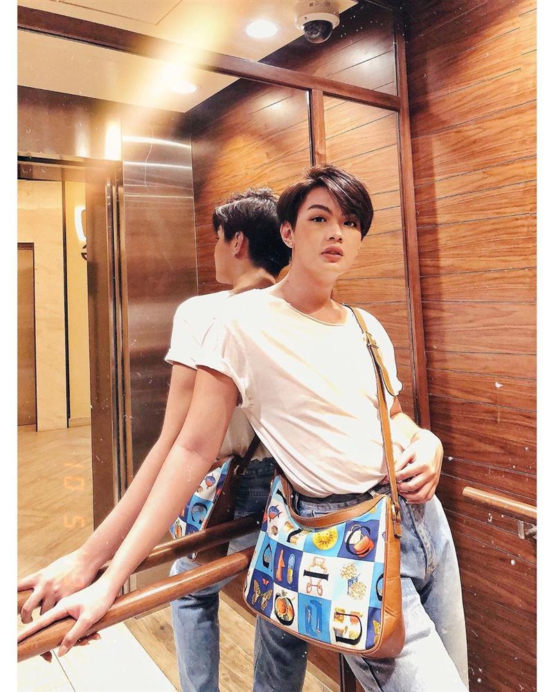 Đào Bá Lộc khoe street style như bán vé số - Linh Ka mặc áo 1 gang khoe eo thon như Ngọc Trinh-1