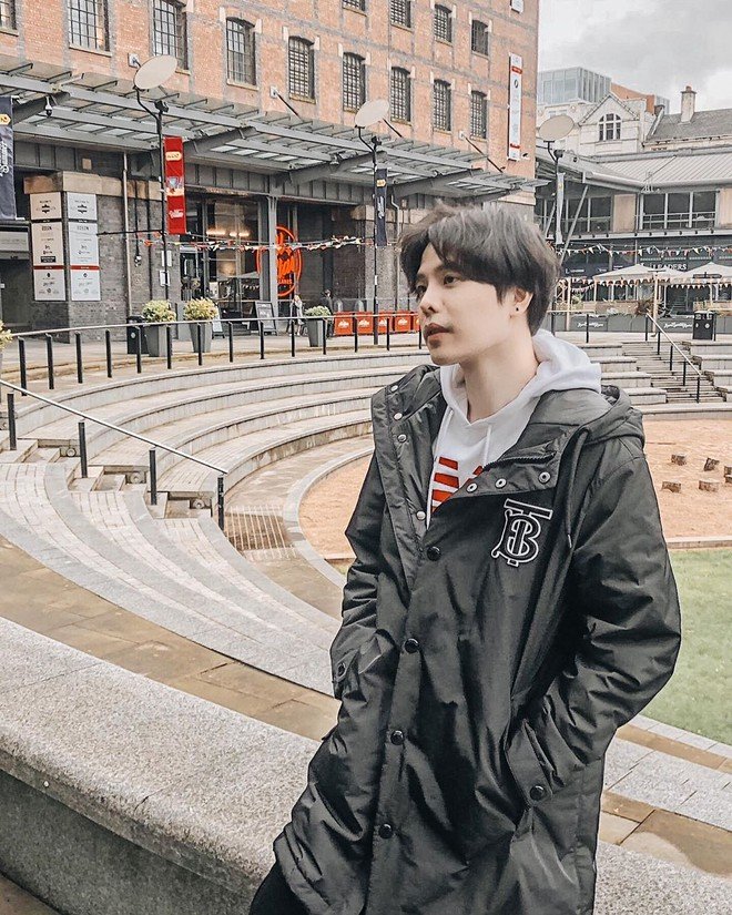 Đào Bá Lộc khoe street style như bán vé số - Linh Ka mặc áo 1 gang khoe eo thon như Ngọc Trinh-10