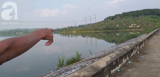 Vụ bà nhẫn tâm sát hại cháu ở Nghệ An: Bí ẩn hoa cúng nghi can mang theo ra hiện trường-3