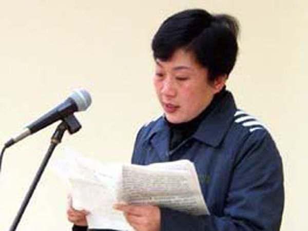 Nữ phó giám đốc quan hệ với 40 sếp để thăng tiến, vào tù vẫn lên giường với quản ngục-3