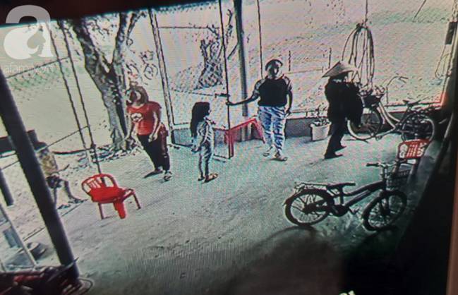 Vụ bà nhẫn tâm sát hại cháu ở Nghệ An: Bí ẩn hoa cúng nghi can mang theo ra hiện trường-6