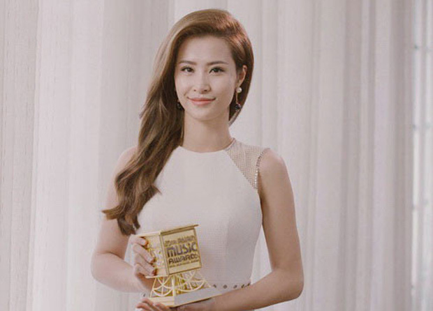 Đông Nhi - Bảo Thy: Hai nàng công chúa teen ngày nào nay sắp làm vợ người ta, thanh xuân thế hệ 9x đã lên xe hoa cả rồi!-8