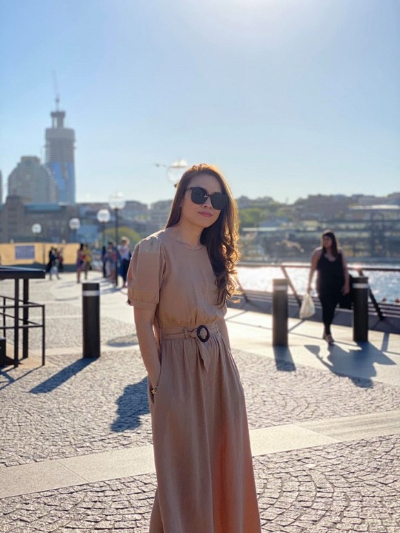 Kết thúc show diễn ở Úc, Mỹ Tâm diện đồ sương sương thảnh thơi đi dạo-1