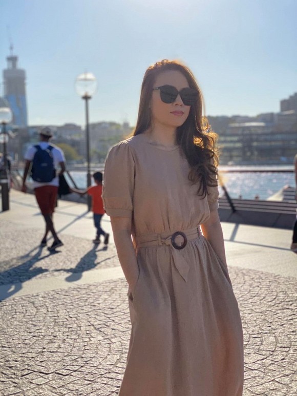 Kết thúc show diễn ở Úc, Mỹ Tâm diện đồ sương sương thảnh thơi đi dạo-2