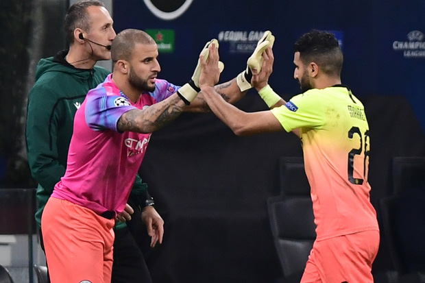 Ngày đen đủi của nhà vô địch nước Anh tại Champions League: Thủ môn số 1 chấn thương, thủ môn thứ 2 vào thay rồi ăn thẻ đỏ-4