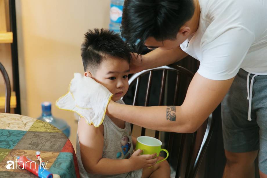 Lần đầu chứng kiến ông bố trẻ Baggio một ngày vật lộn với 2 cậu nhóc sinh đôi, tiết lộ từng phải tìm cách tránh mặt con vì quá stress-8