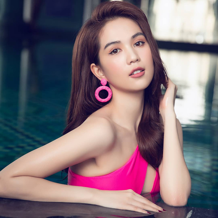 Hay bị chê sến nhưng Ngọc Trinh vẫn mê tít màu hồng chói lọi, công nhận rất nổi bật nhưng cũng lắm lúc lao đao” nhan sắc-1