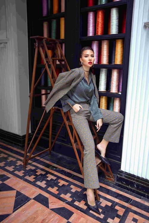 Nhìn cách Minh Triệu phối đồ Thu Đông, bảo sao không chỉ Kỳ Duyên mà chị em nào cũng mê!-4