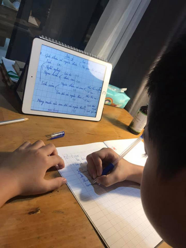 Chỉ là bài văn thông thường của cậu học sinh lớp 3, nhưng khi biết công thức viết văn” của bà mẹ thì ai cũng phục sát đất-4