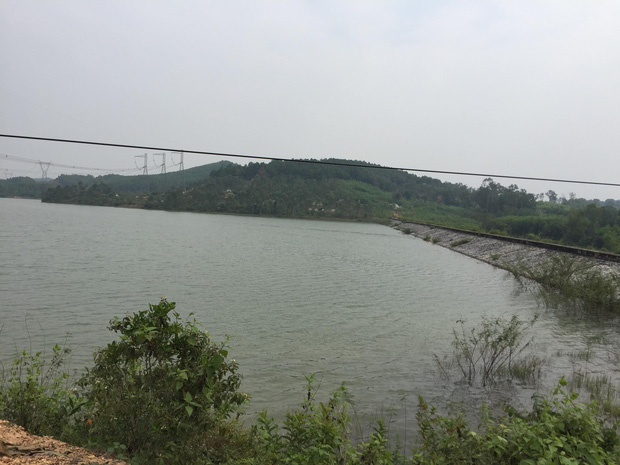 Vụ nữ sinh lớp 6 tử vong ở đập nước: Người dân khẳng định bà nội nợ rất nhiều, nghi ngờ bà này tham gia lô đề-3