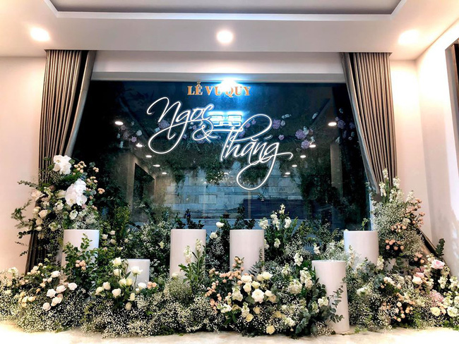 Sát giờ diễn ra lễ cưới, Đông Nhi nhá hàng khung cảnh tràn ngập hoa được chuẩn bị cho lễ vu quy, người hâm mộ thi nhau vào chúc mừng-1