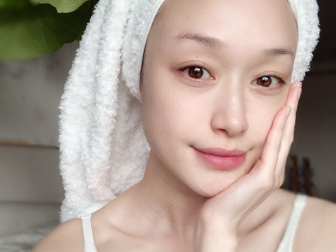 Thiên hạ cứ đồn 4 cách skincare sau là tốt cho làn da vào mùa lạnh, nhưng bác sĩ lại cho thấy điều ngược lại-1