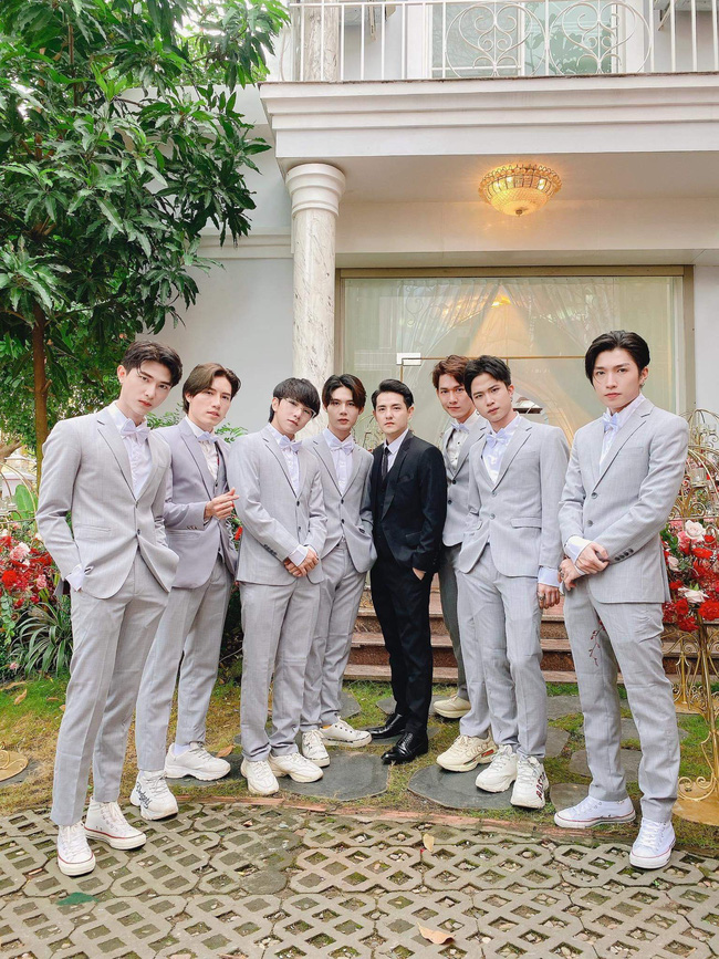 Lễ rước dâu Đông Nhi - Ông Cao Thắng: Lộ diện bố chồng quyền lực của Đông Nhi-37