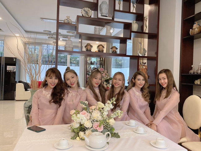 Lễ rước dâu Đông Nhi - Ông Cao Thắng: Lộ diện bố chồng quyền lực của Đông Nhi-40