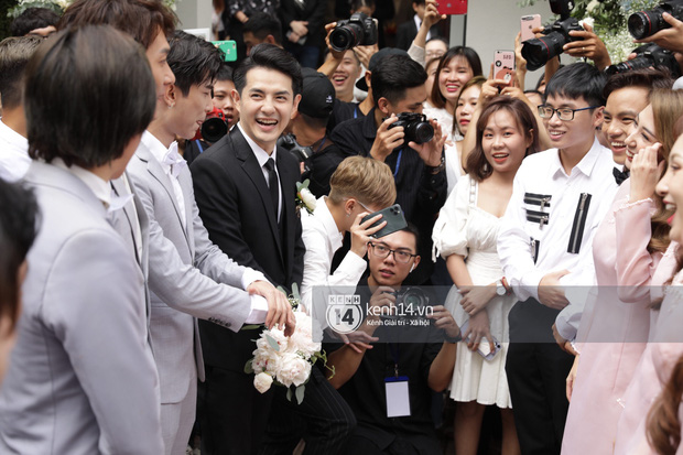 Lễ rước dâu Đông Nhi - Ông Cao Thắng: Lộ diện bố chồng quyền lực của Đông Nhi-23