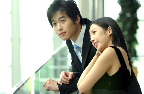 Bạn gái luôn mặc quần dài kín mít, đêm đầu tiên nhìn em phơi bày, tôi chết lặng với đôi chân bấy lâu em che giấu-1