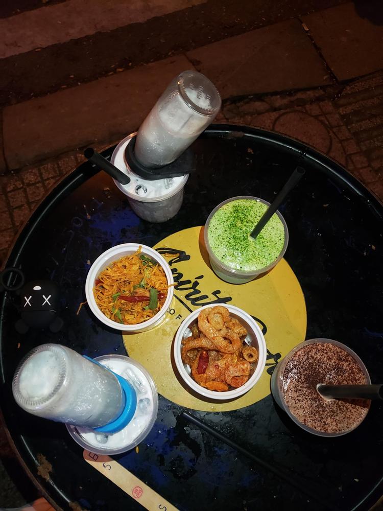 Trà sữa úp ngược - trào lưu mới hút giới trẻ TP.HCM-6