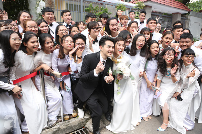 Lễ rước dâu Đông Nhi - Ông Cao Thắng: Lộ diện bố chồng quyền lực của Đông Nhi-11