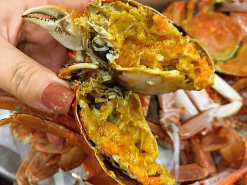 Ăn 1 con cua lạ giá 1 chỉ vàng, ngả mũ chơi sang của nhà giàu Việt-9