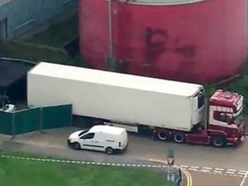 Thứ trưởng Ngoại giao: Sẽ không công bố danh tính 39 người Việt tử vong ở Anh-3